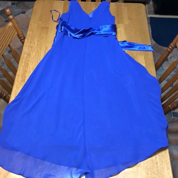 Dress - Picture 2 of 2